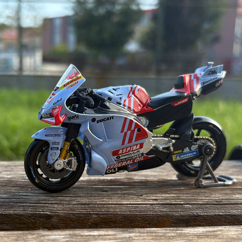 Motorcycle Model Toys Maisto 1:18